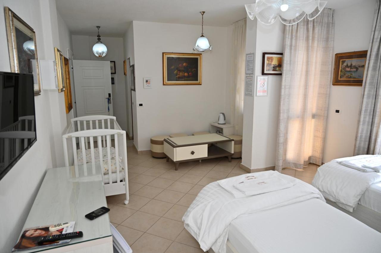 Aparthotel Shkodra ดูร์เรส ภายนอก รูปภาพ