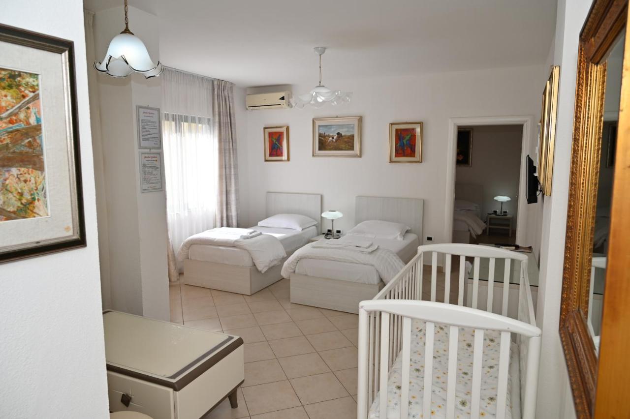 Aparthotel Shkodra ดูร์เรส ภายนอก รูปภาพ