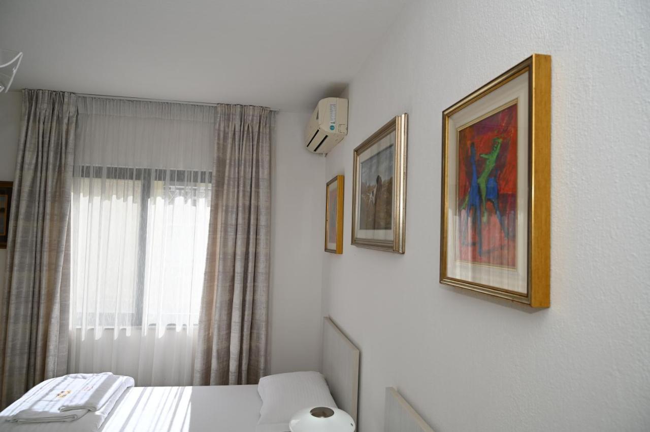 Aparthotel Shkodra ดูร์เรส ภายนอก รูปภาพ