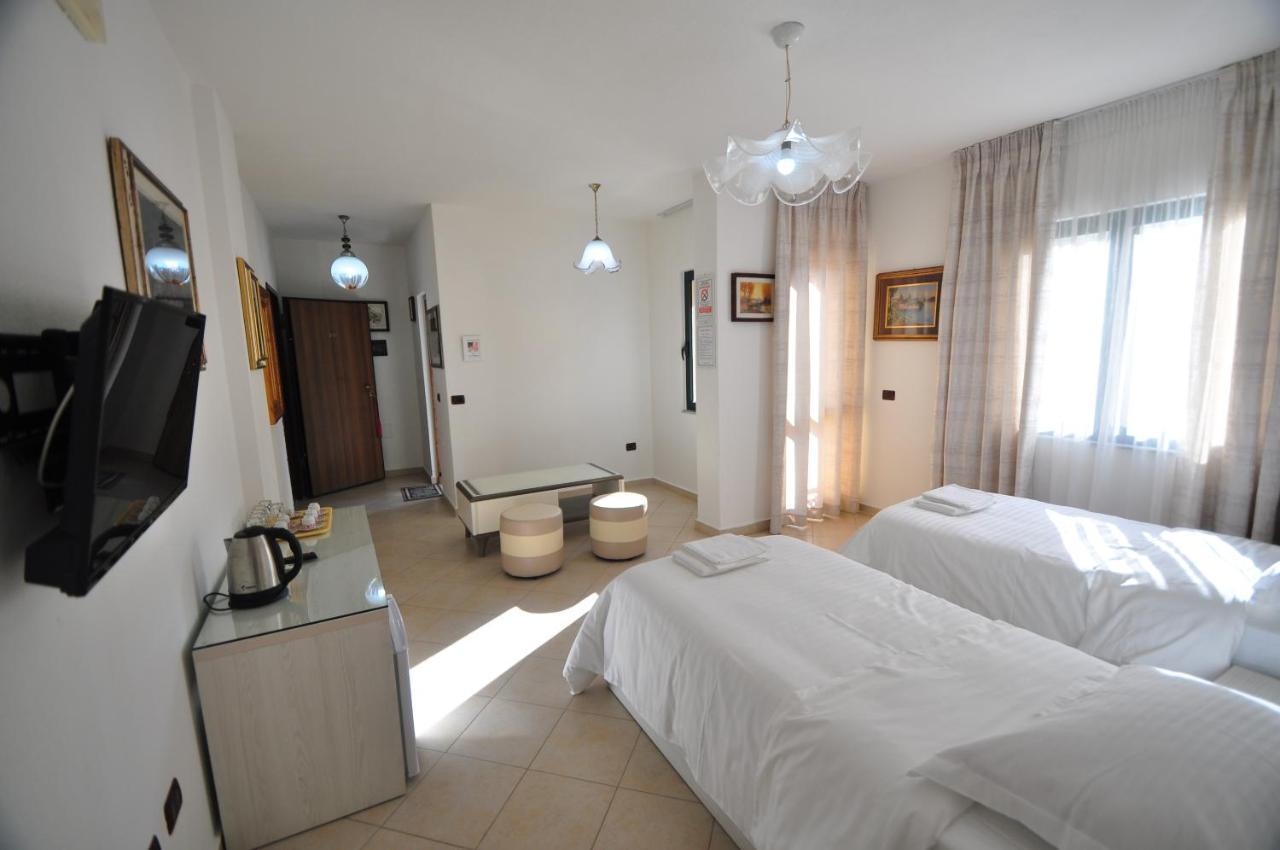 Aparthotel Shkodra ดูร์เรส ภายนอก รูปภาพ