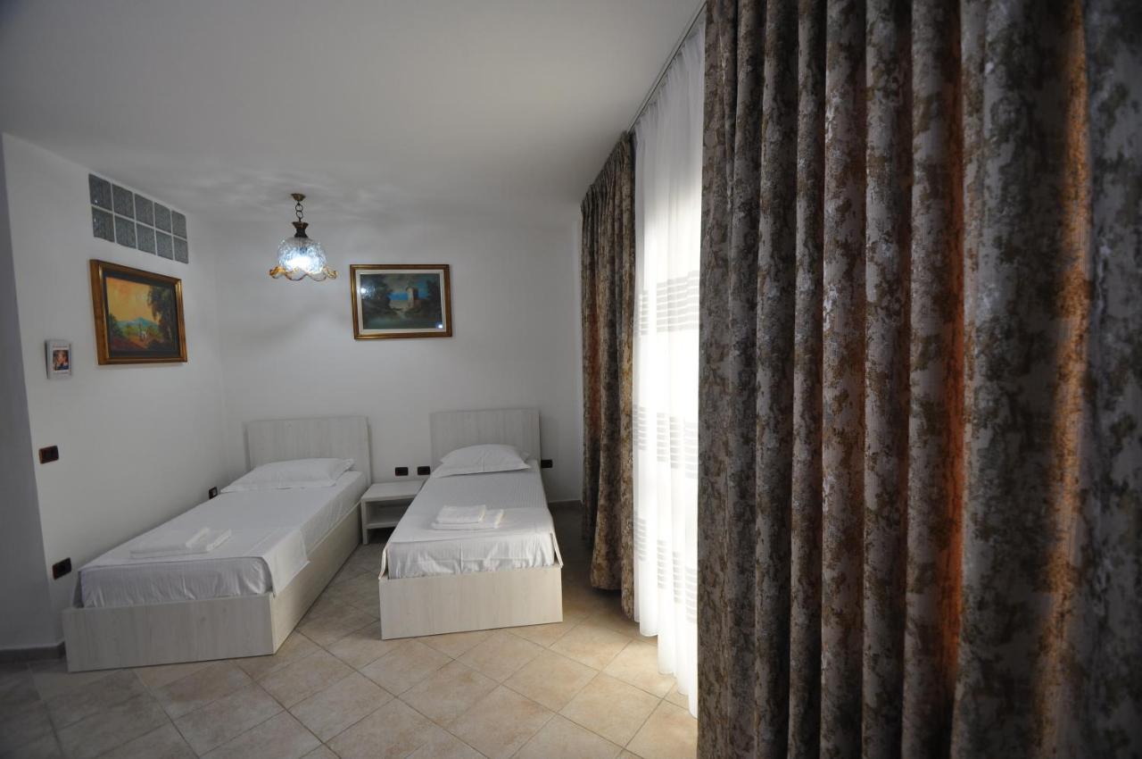 Aparthotel Shkodra ดูร์เรส ภายนอก รูปภาพ