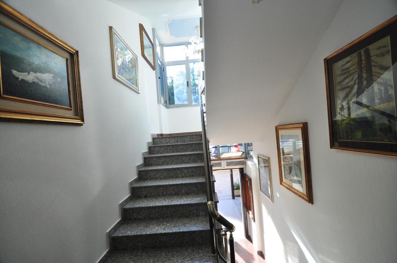 Aparthotel Shkodra ดูร์เรส ภายนอก รูปภาพ