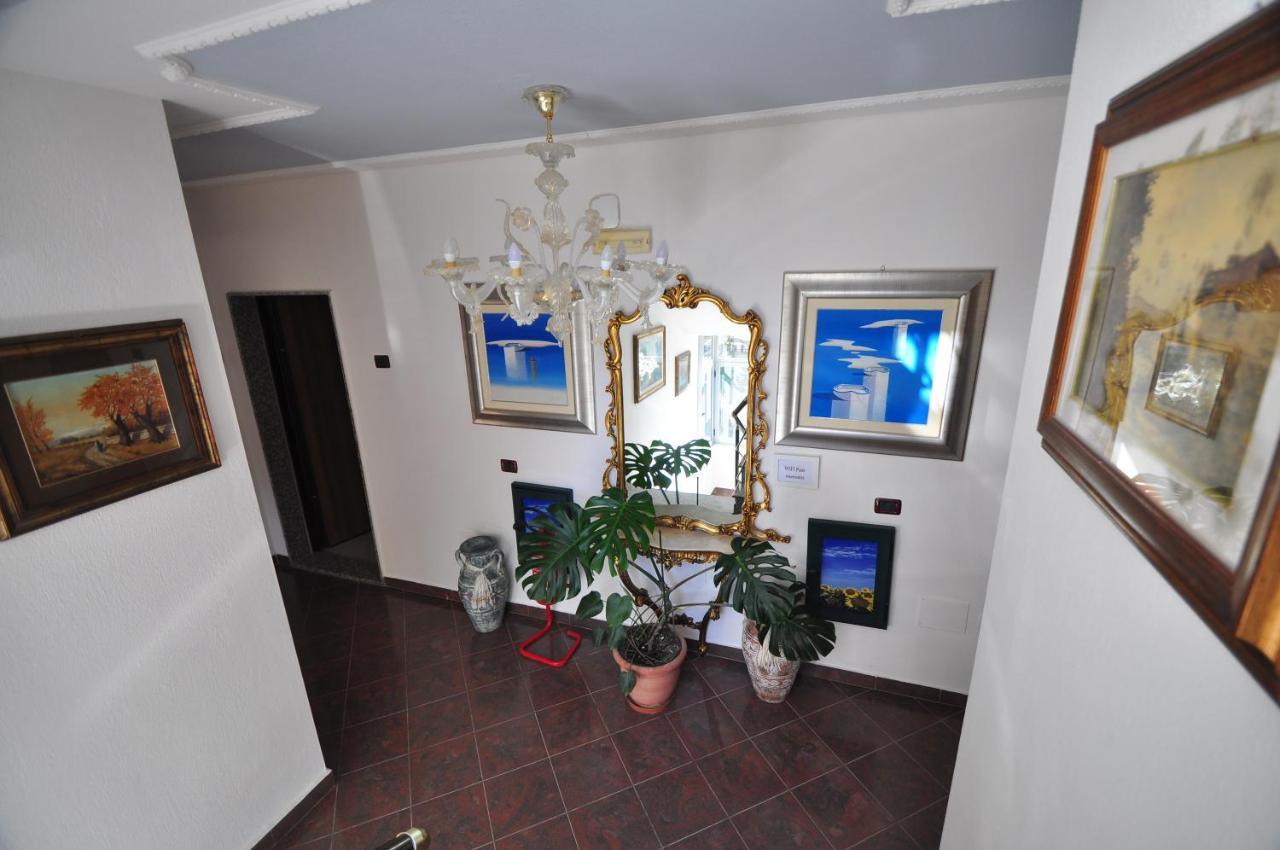 Aparthotel Shkodra ดูร์เรส ภายนอก รูปภาพ