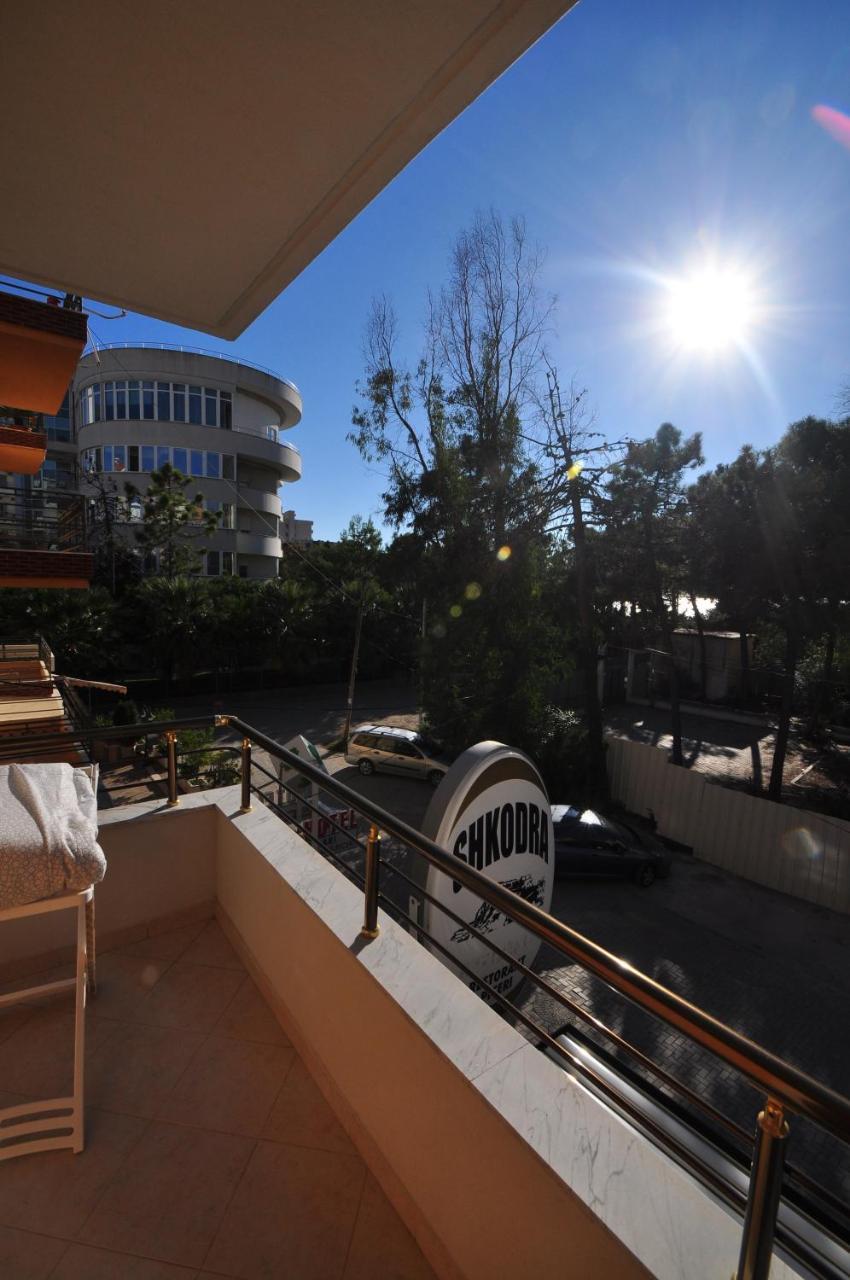 Aparthotel Shkodra ดูร์เรส ภายนอก รูปภาพ