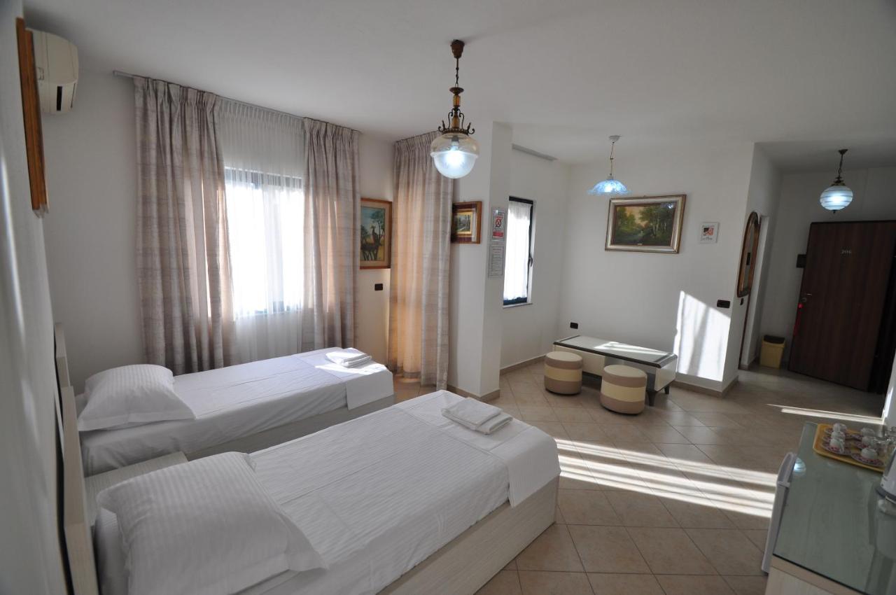 Aparthotel Shkodra ดูร์เรส ภายนอก รูปภาพ